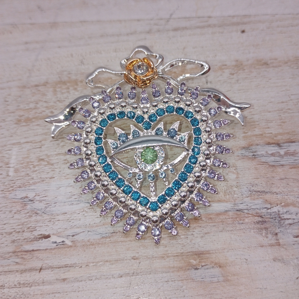 Anne Klein Heart/EyePin